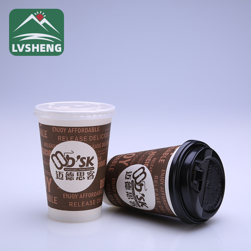 De ce ceașca de cafea de unică folosință nu este de fapt fără plastic