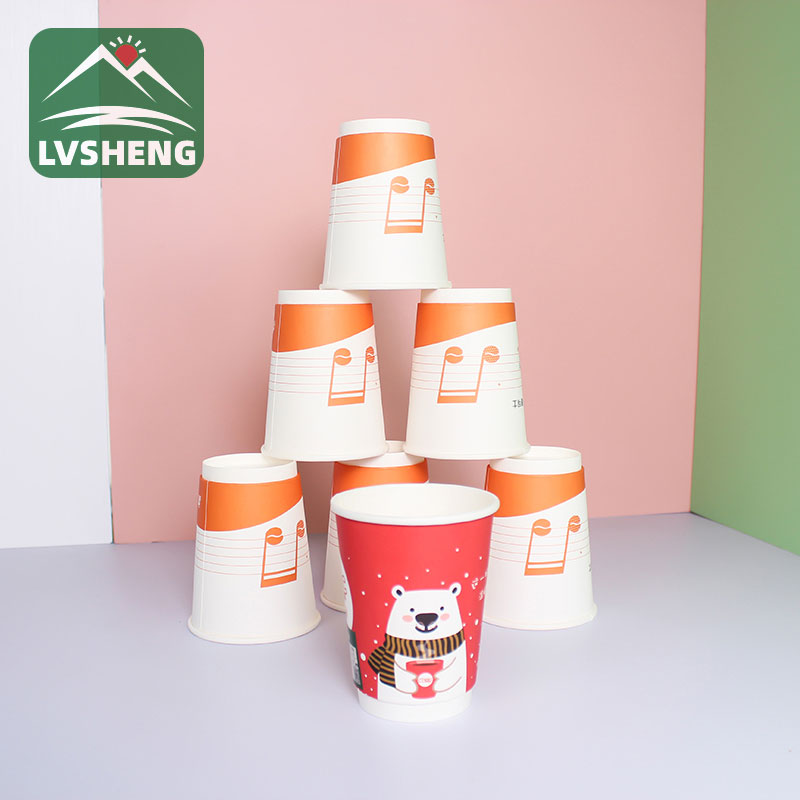 Utilizați zilnic cupa de hârtie
